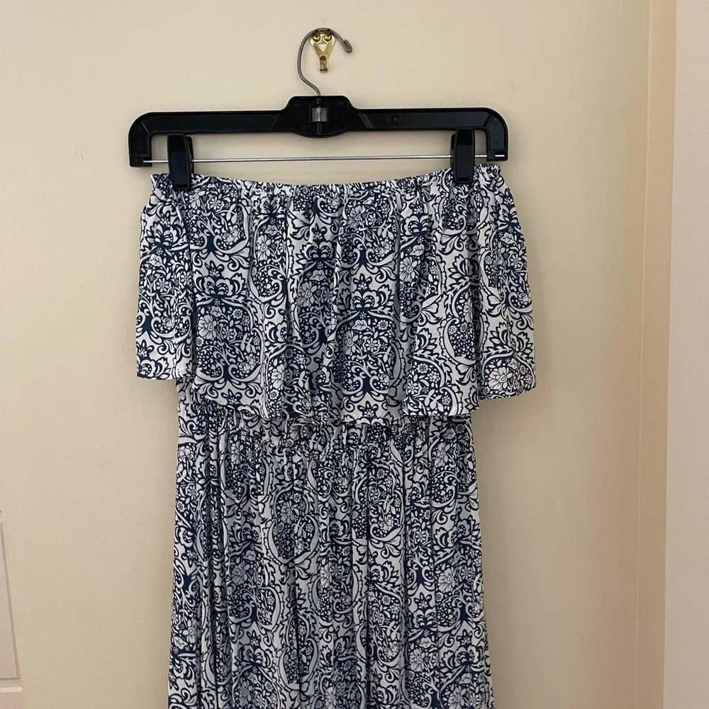 Navy and white strapless long dress. Size medium. - Picture 6 of 6